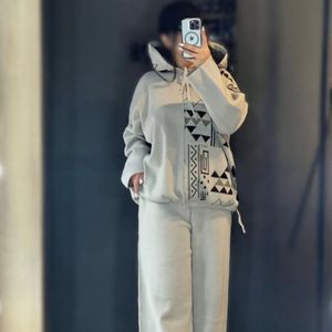 خرید آنلاین بافت ست زنانه طرح هودی و شلوار