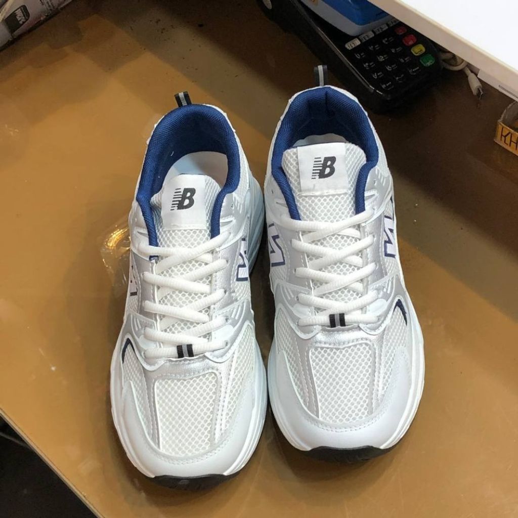 قیمت کفش نیوبالانس 530 مردانه خارجی رنگ سفید سورمه ای