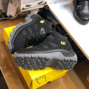 خرید انلاین کفش بوت مردانه کاترپیلار برند سهند رنگ مشکی