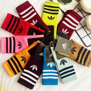 جوراب ساقدار رنگی طرح آدیداس