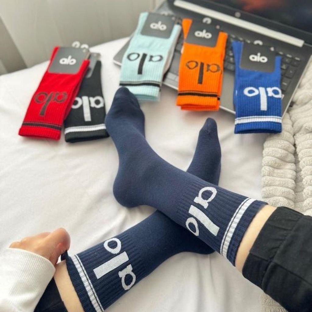 قیمت ارزان جوراب ساقدار رنگی طرح alo