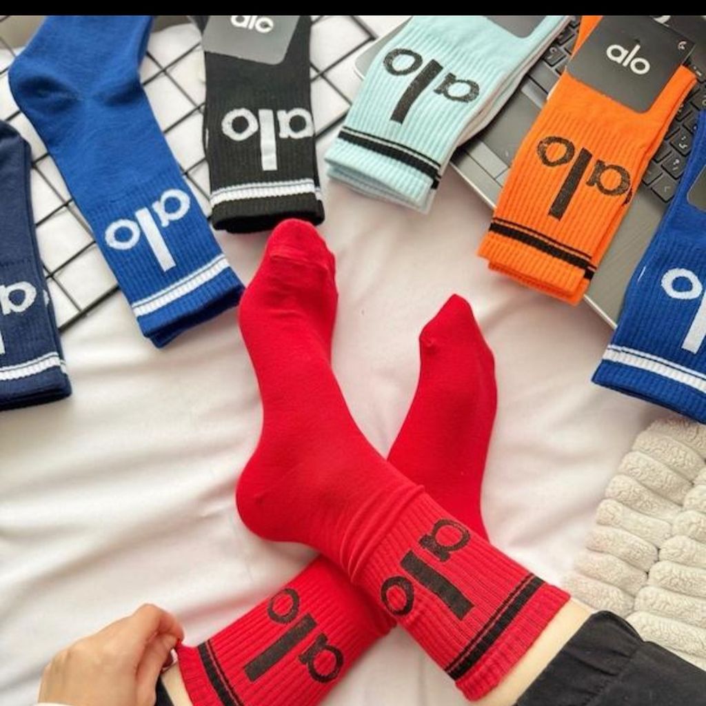 خرید آنلاین جوراب ساقدار رنگی طرح alo