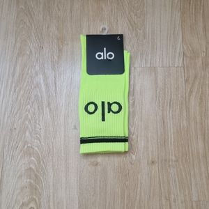 خرید آنلاین جوراب ساقدار رنگی طرح alo
