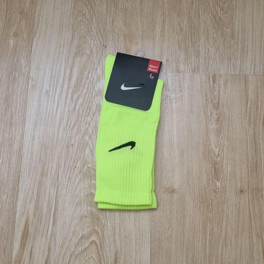 خرید انلاین جوراب ساقدار رنگی طرح نایک