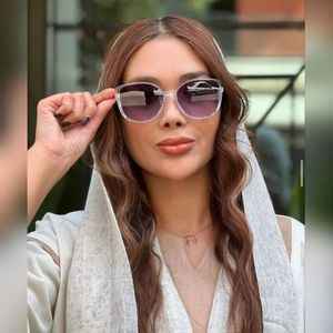 خرید اینترنتی عینک آفتابی زنانه بغل شاین