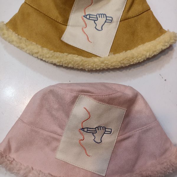 کلاه مخملی کرکی