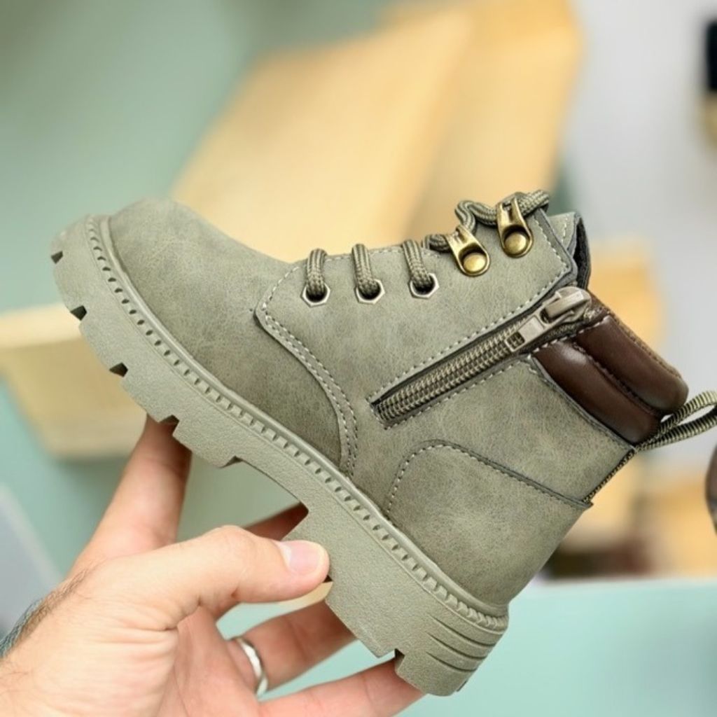 مشخصات بوت بچگانه طرح بغل سگک از Kids کد 4073003