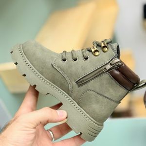 مشخصات بوت بچگانه طرح بغل سگک از Kids کد 4073003