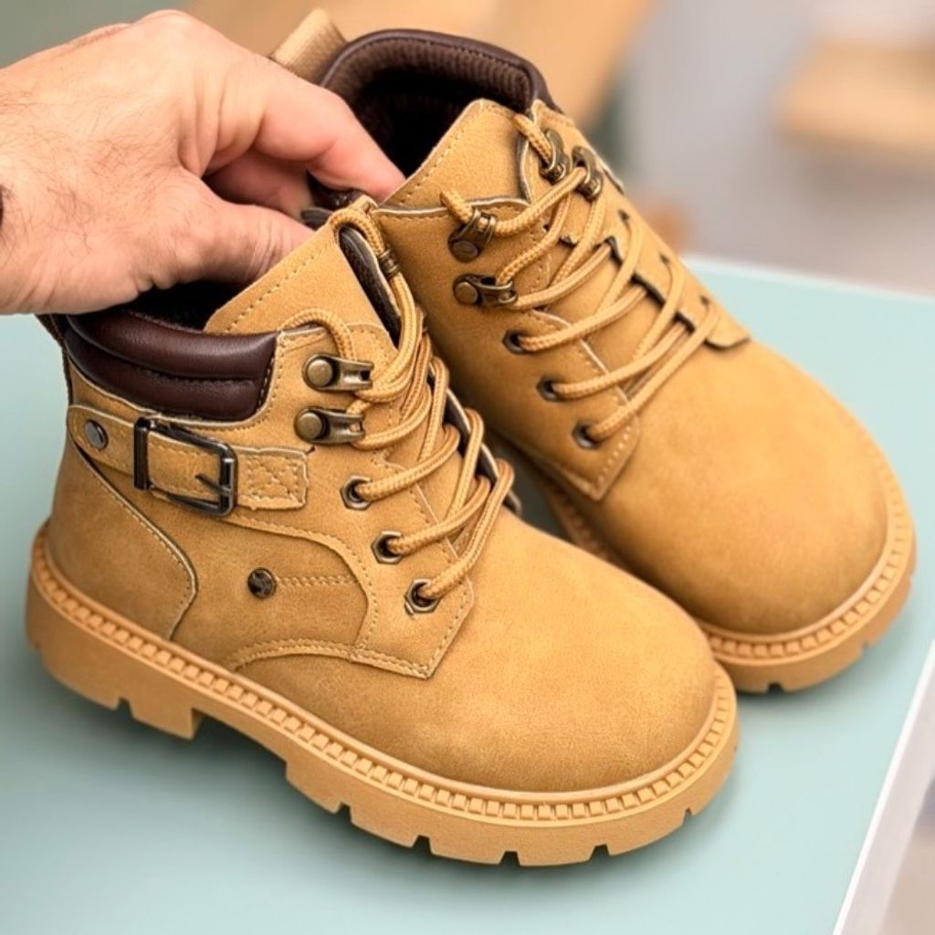 مشخصات بوت بچگانه طرح بغل سگک از Kids کد 4073003