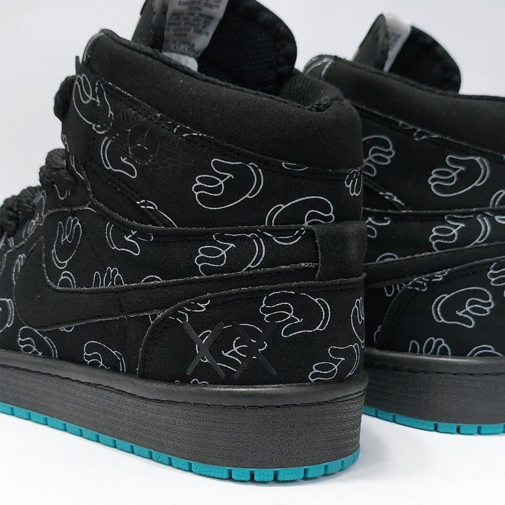 قیمت کتونی ساقدار نایک جردن وان طرح کاز Nike Jordan1 Kaws