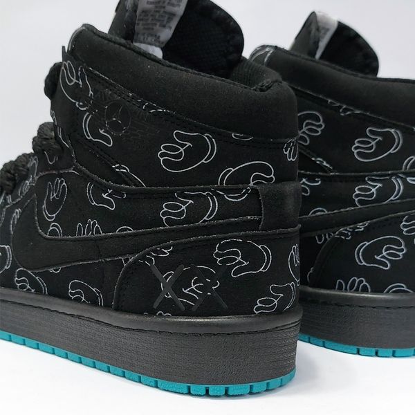 کتونی ساقدار نایک جردن وان طرح کاز Nike Jordan1 Kaws