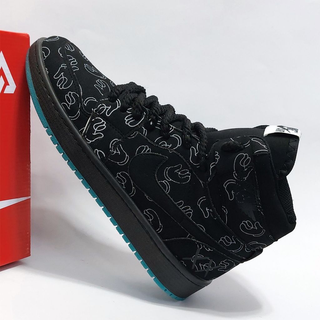 قیمت کتونی ساقدار نایک جردن وان طرح کاز Nike Jordan1 Kaws
