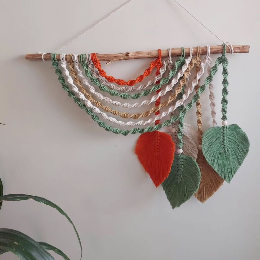 خرید انلاین دیوارکوب رنگین کمون مکرومه طرح لعل