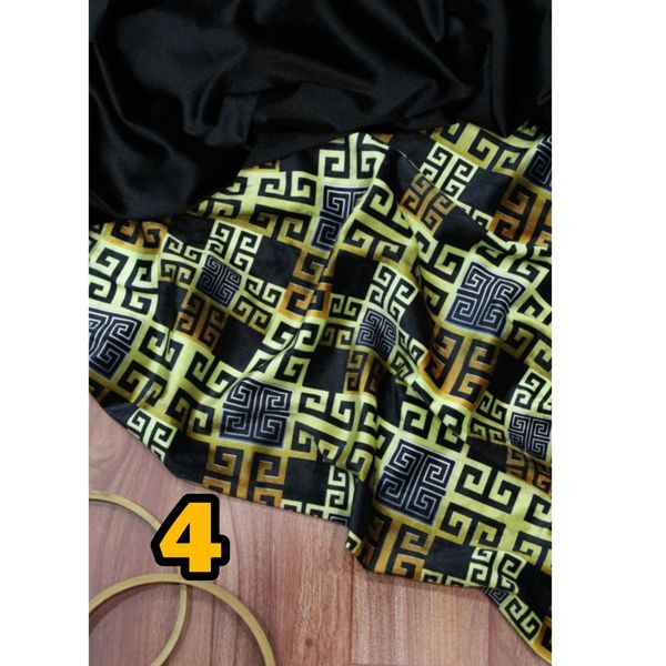 پارچه مخمل کره ای طرحدار و مشکی ساده