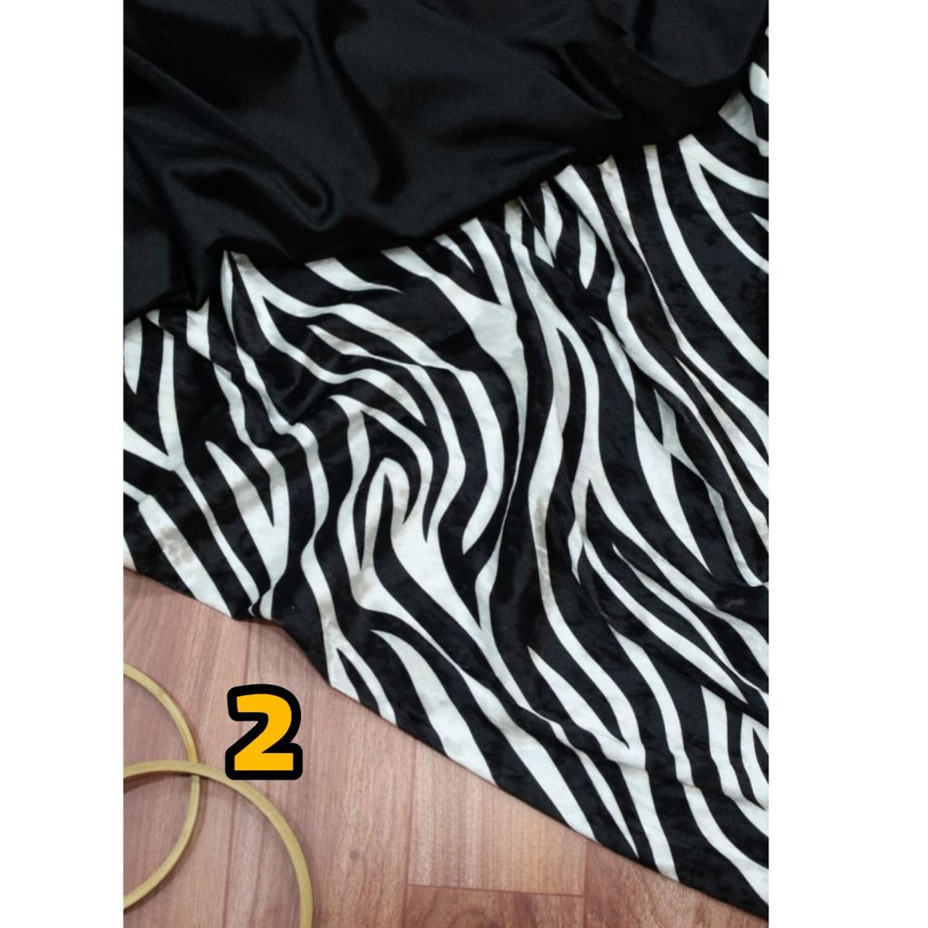 مشخصات پارچه مخمل کره ای طرحدار و مشکی ساده