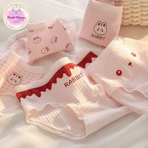 لباس زیر زنانه