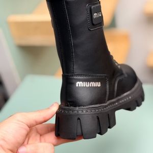 خرید اینترنتی بوت بچگانه اسپرت طرح miu کد 4080403