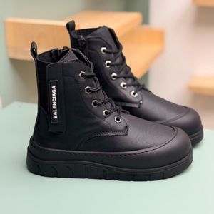 خرید انلاین بوت بچگانه اسپرت طرح بالنسیاگا کد 4080404