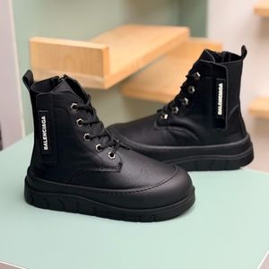 بوت بچگانه اسپرت طرح بالنسیاگا کد 4080404