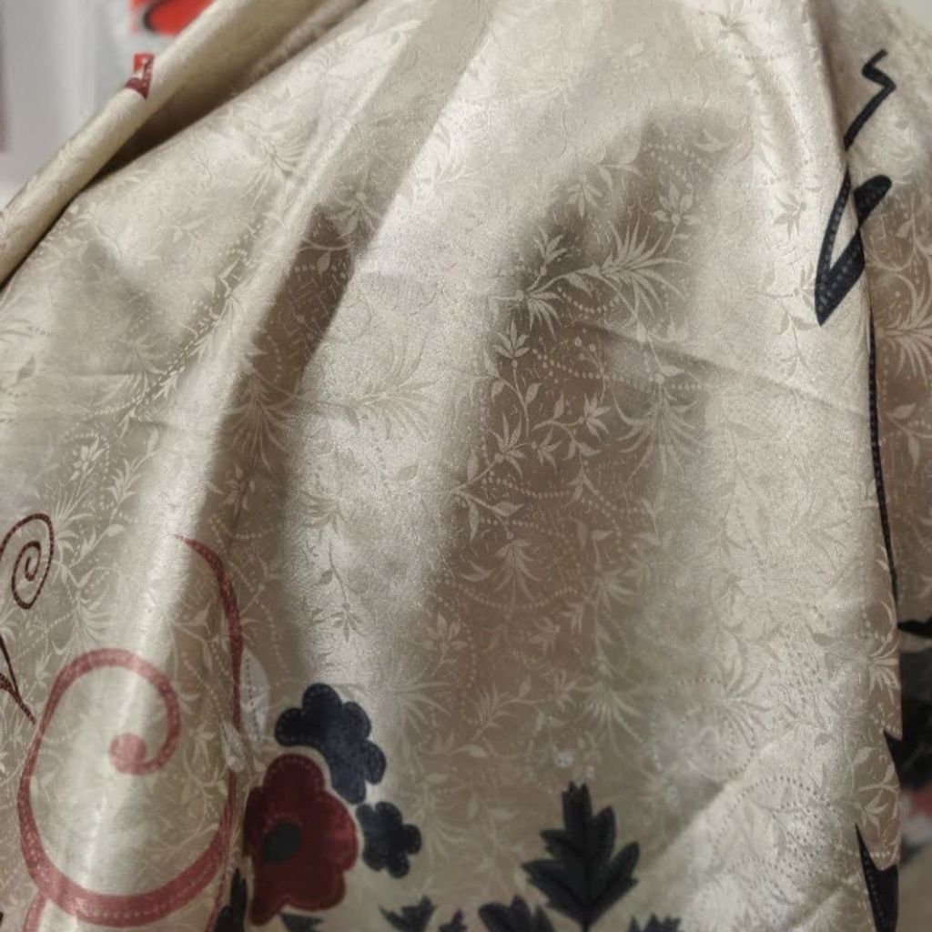 خرید اینترنتی روسری ساتن زنانه