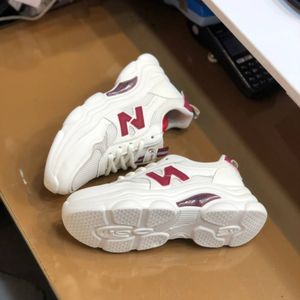 فروش اینترنتی کفش نیوبالانس خارجی زنانه مدل KShoes رنگ سفید زرشکی