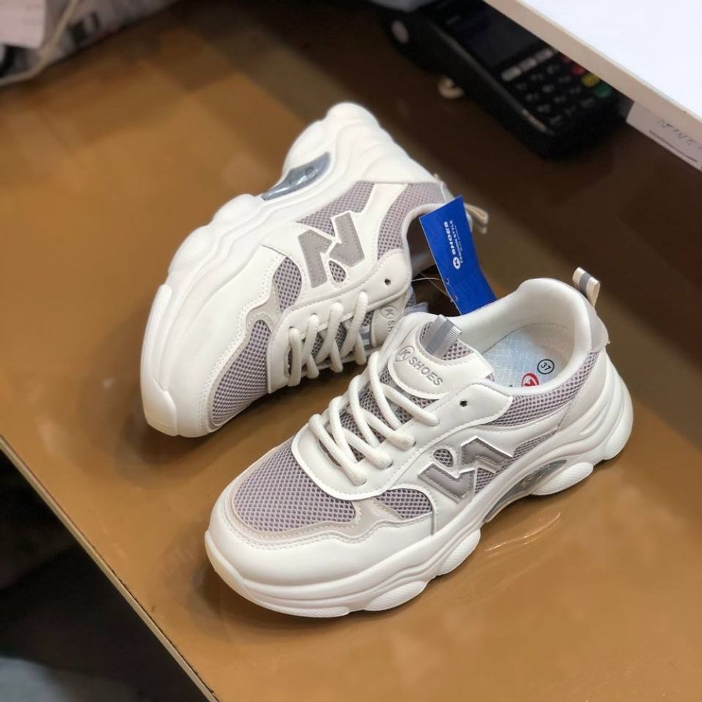 فروش اینترنتی کفش نیوبالانس خارجی زنانه مدل KShoes رنگ سفید طوسی