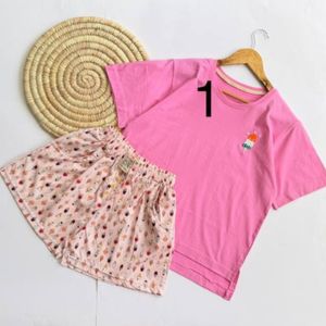 خرید اینترنتی تیشرت و شورتک پینترستی