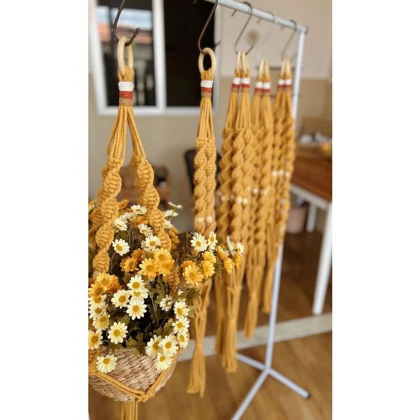 هولدر گل اویز مکرومه بافی طرح بابونه