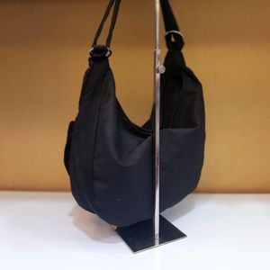 قیمت ارزان کیف اسپرت دکمه‌ای مشکی