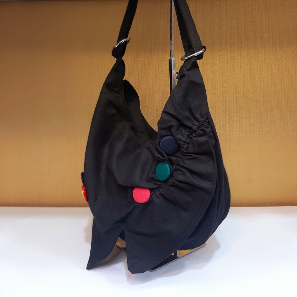 فروش اینترنتی کیف اسپرت دکمه‌ای مشکی