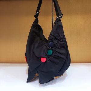 فروش اینترنتی کیف اسپرت دکمه‌ای مشکی