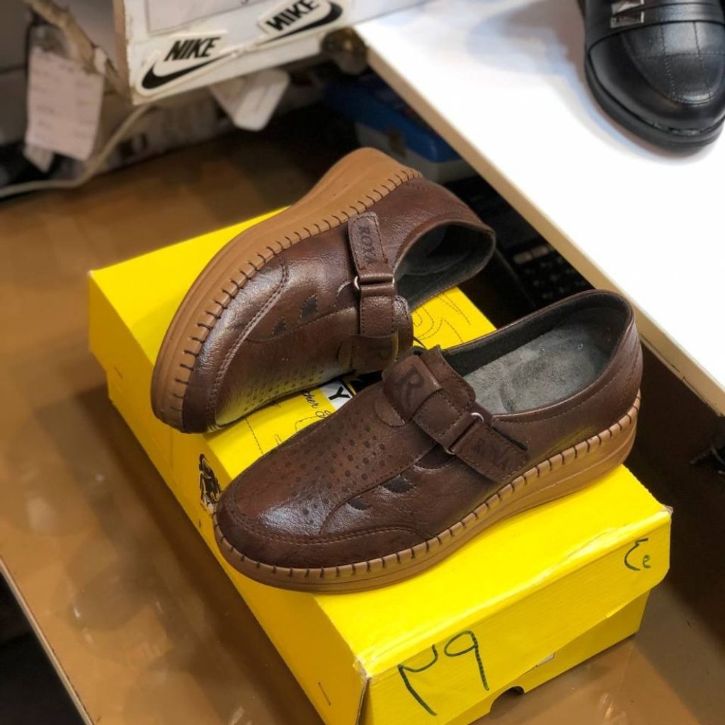 فروش اینترنتی کفش طبی زنانه مدل باران رنگ قهوه ای