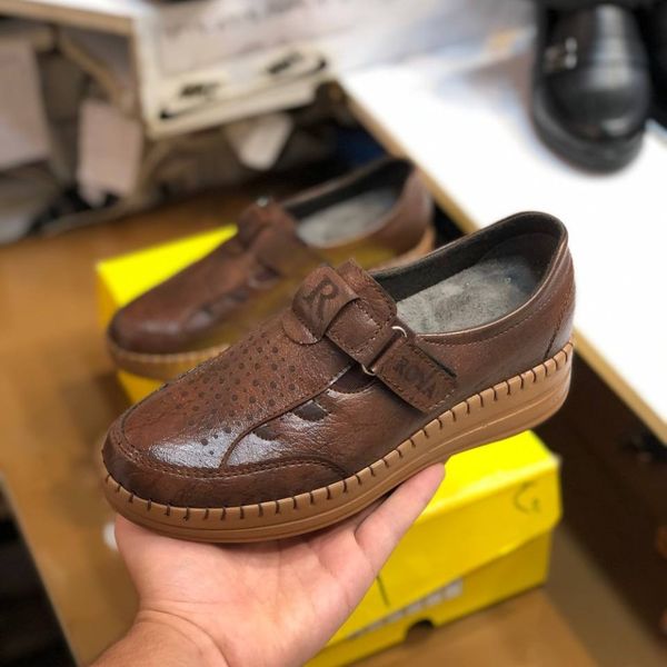 کفش طبی زنانه مدل باران رنگ قهوه ای