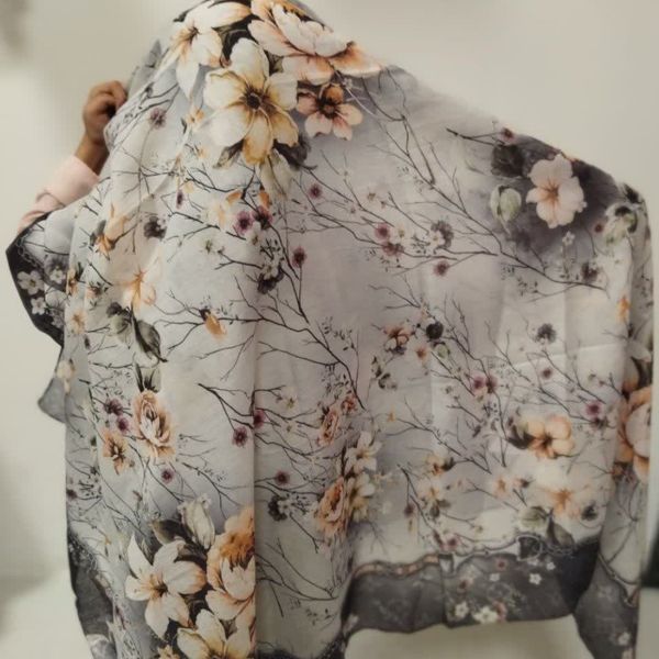 روسری نخی گلدار