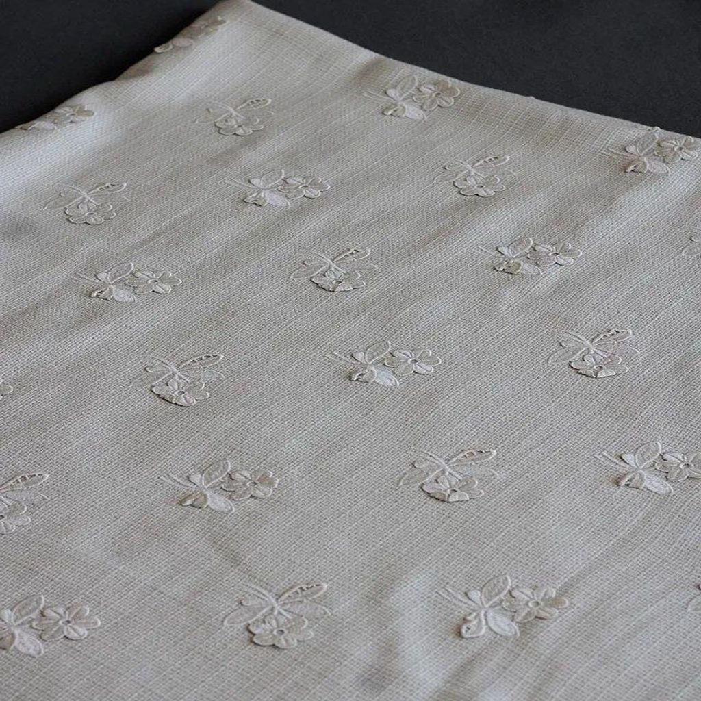 خرید اینترنتی قیمت پارچه شنل گل برجسته