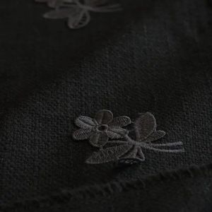 خرید اینترنتی قیمت پارچه شنل گل برجسته