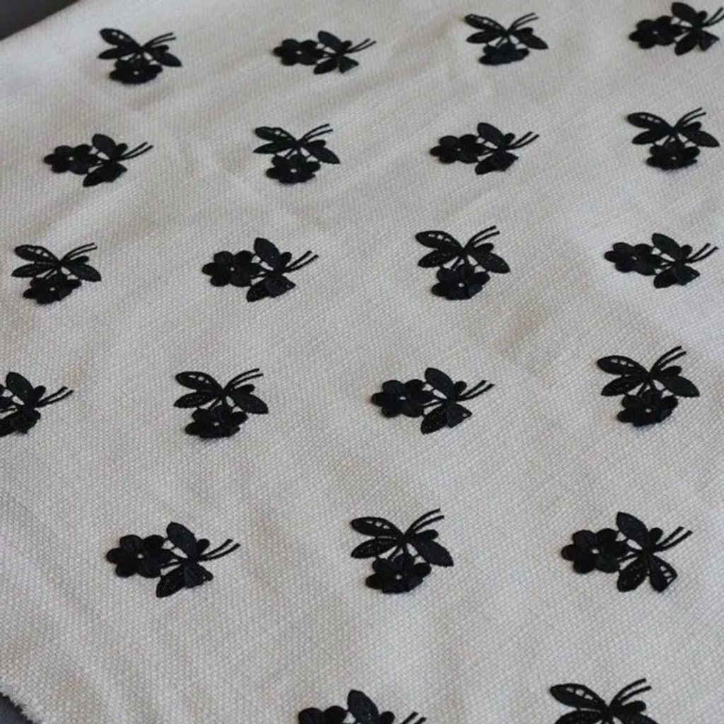 قیمت ارزان پارچه شنل گل برجسته