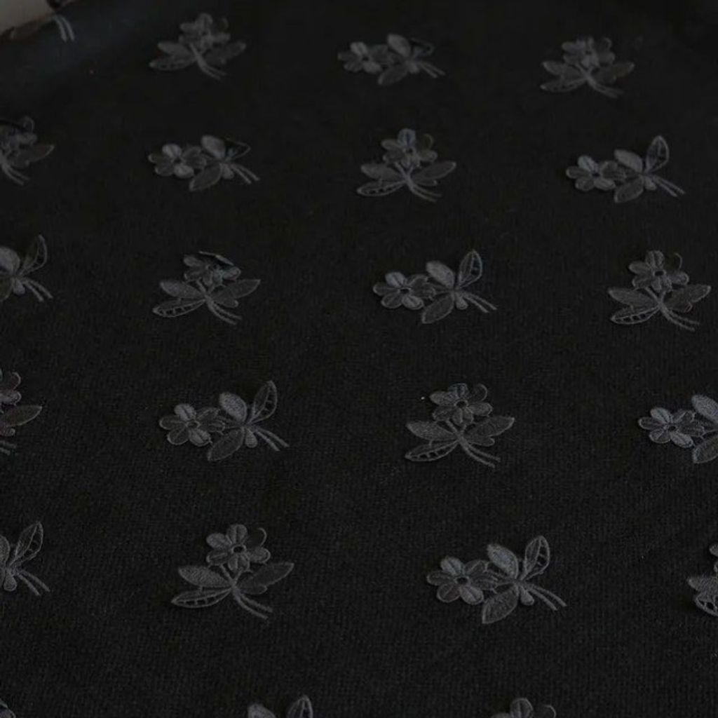 خرید اینترنتی پارچه شنل گل برجسته