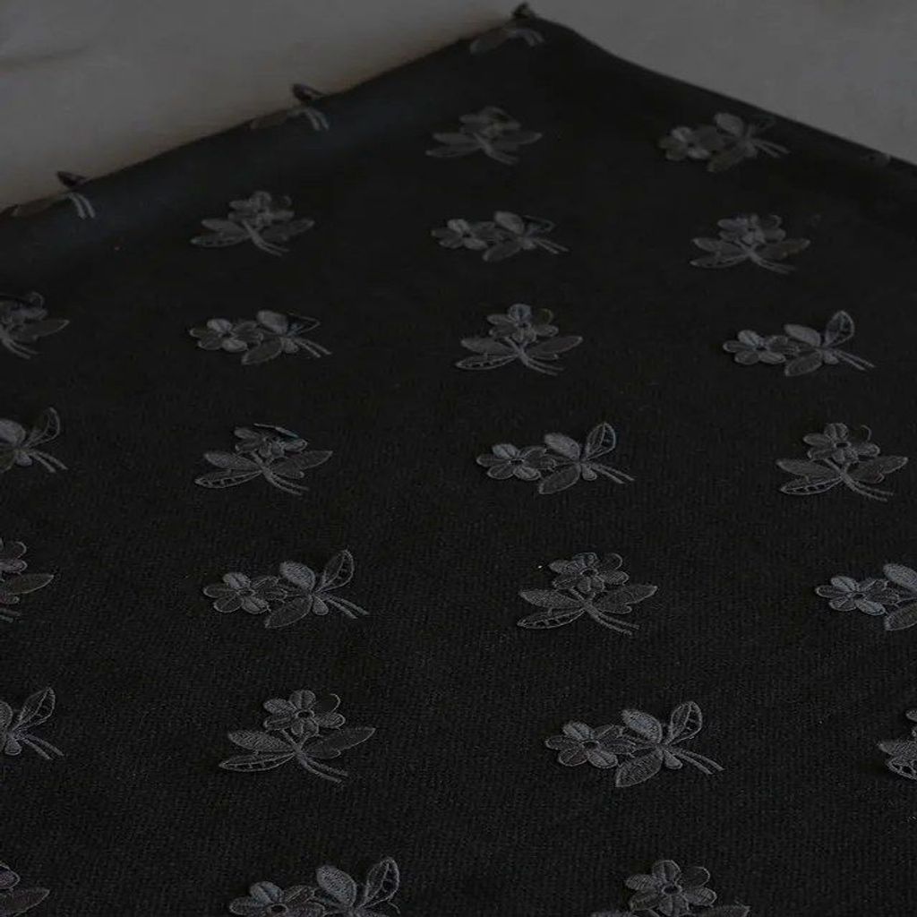 خرید اینترنتی قیمت پارچه شنل گل برجسته