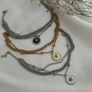 قیمت دستبند چند لاین ورساچ