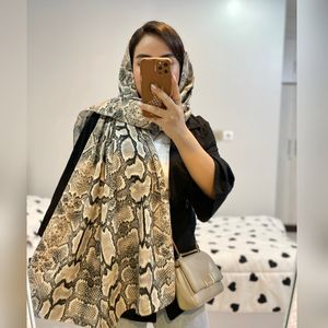 خرید اینترنتی شال موهر زبرا