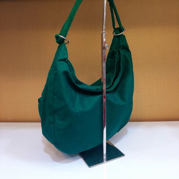 کیف اسپرت دکمه‌ای سبز