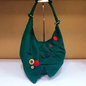 کیف اسپرت دکمه‌ای سبز