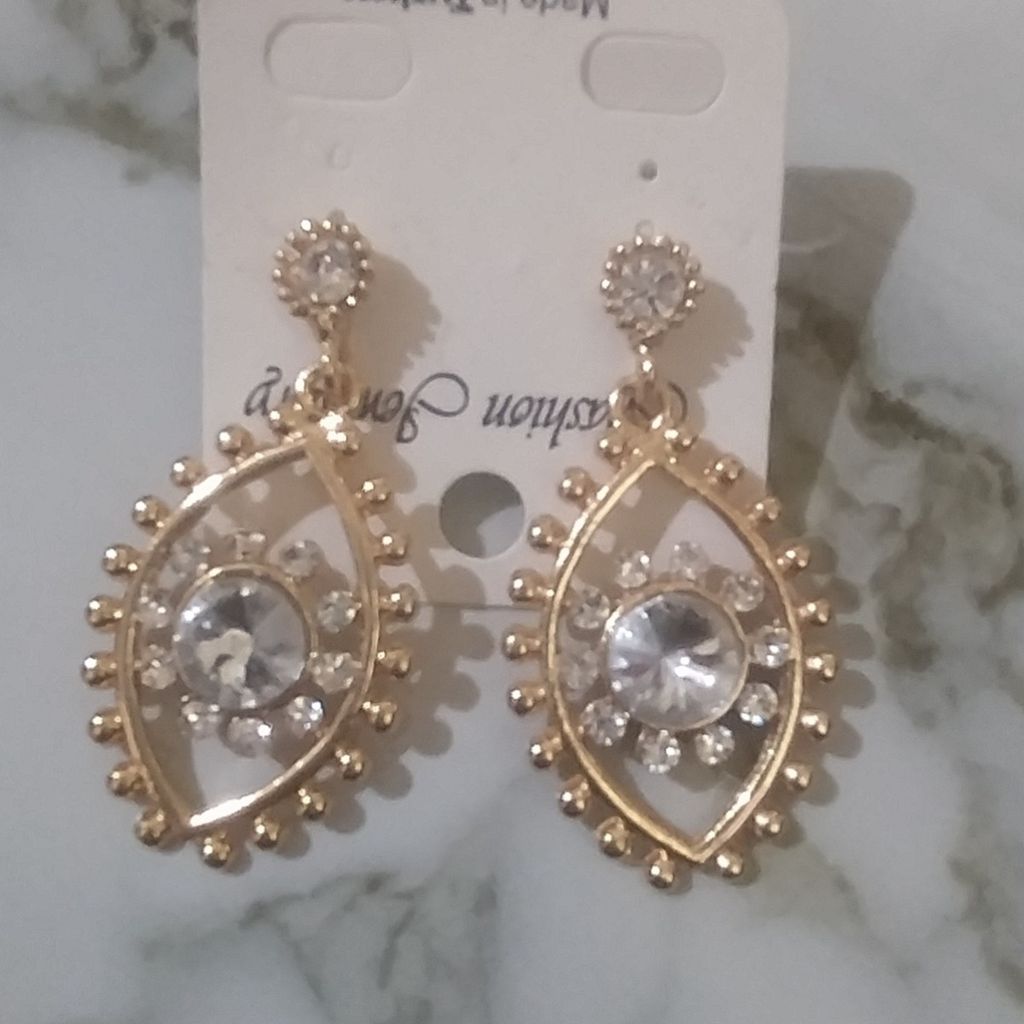 خرید آنلاین گوشواره میخی مراقبتی نگین دار ترند ترکیه