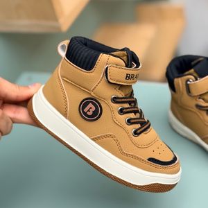 خرید اینترنتی قیمت کتونی بچگانه نیم ساق طرح Brave از AMG کد 4080502