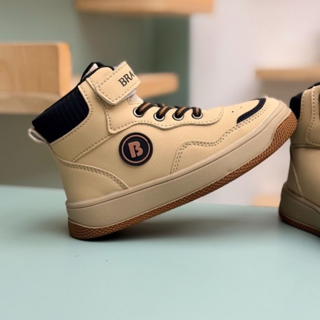 قیمت ارزان کتونی بچگانه نیم ساق طرح Brave از AMG کد 4080502