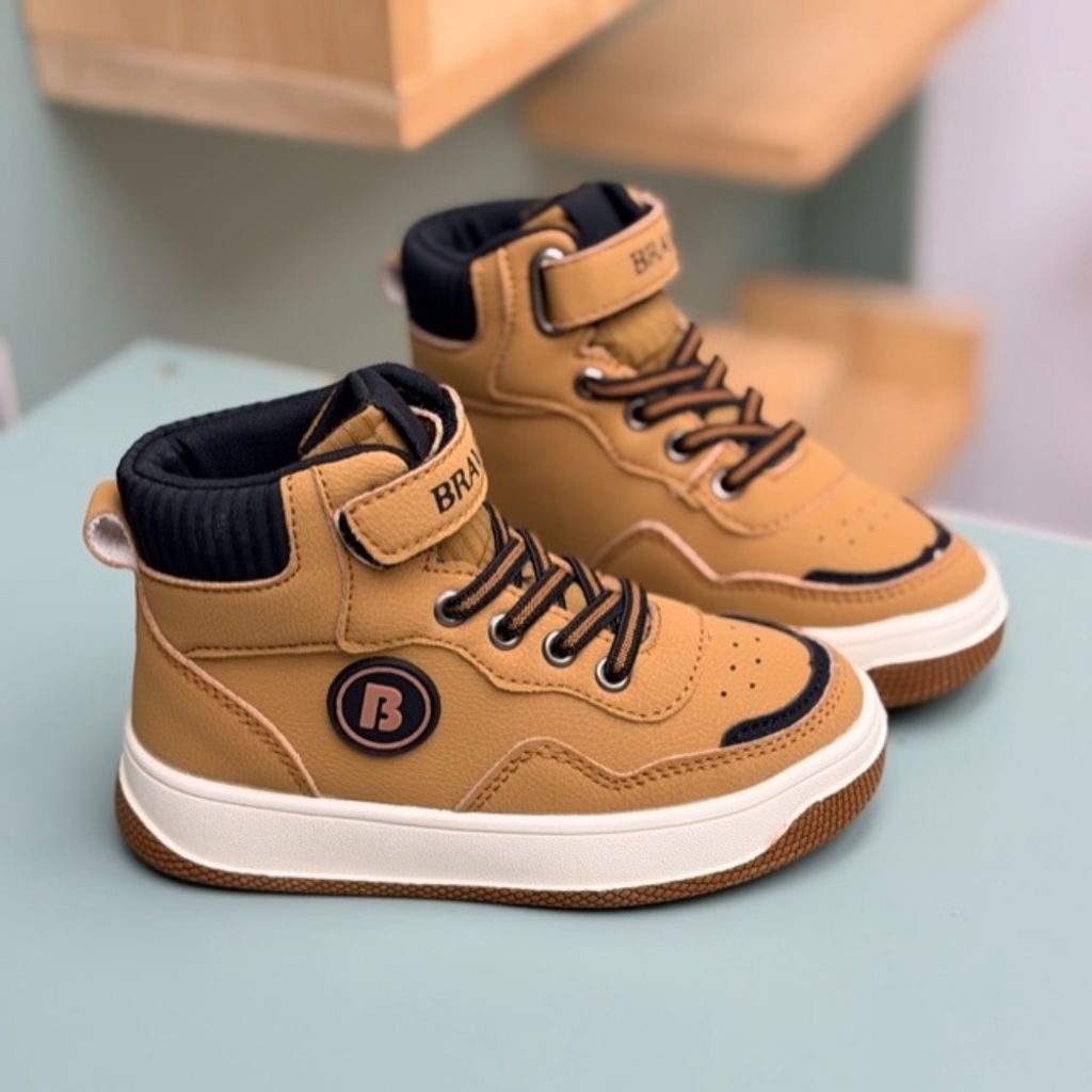 خرید اینترنتی کتونی بچگانه نیم ساق طرح Brave از AMG کد 4080502