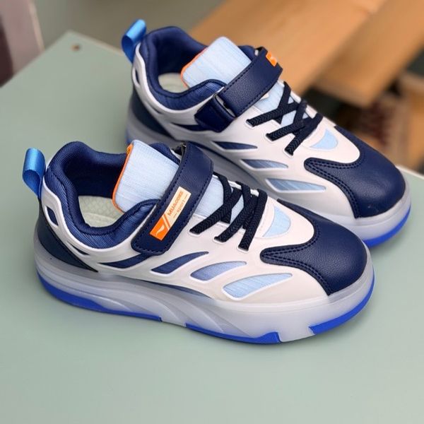 کتونی بچگانه اسکیتی چراغدار چسبی از Kids کد 4080504