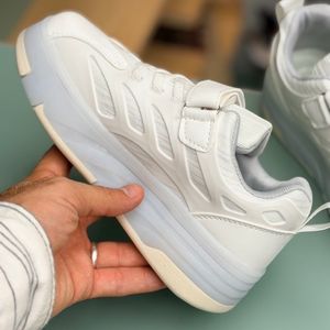 خرید اینترنتی قیمت کتونی بچگانه اسکیتی چراغدار چسبی از Kids کد 4080504