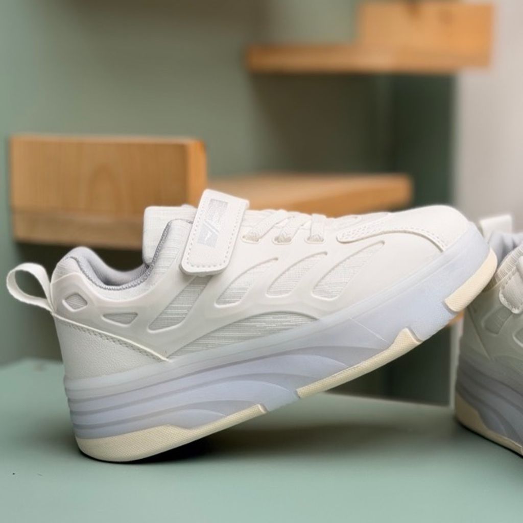 خرید اینترنتی قیمت کتونی بچگانه اسکیتی چراغدار چسبی از Kids کد 4080504